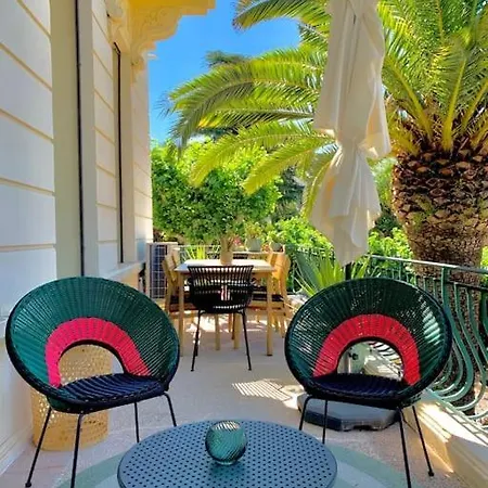 Apartment Unique Pour 6 - 30m - Terrasse - Clim - Parking